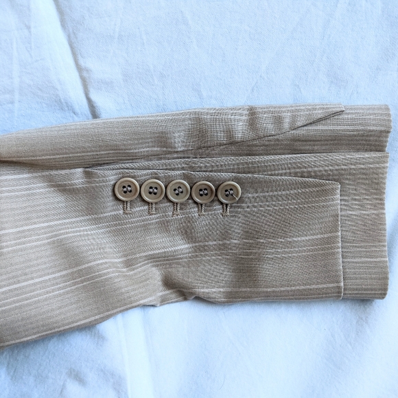 Like new BCBG MaxAzria double layer blazer size XXS - Picture 9 of 12